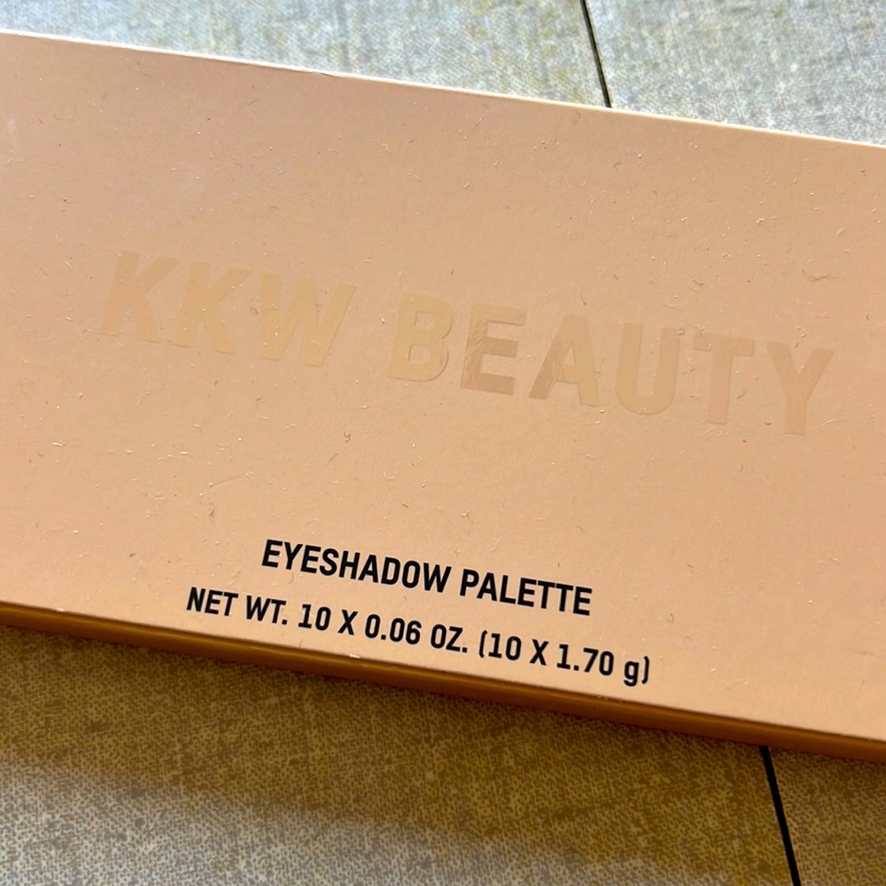 KKW BEAUTY-classic eyeshadow palette(NEW)